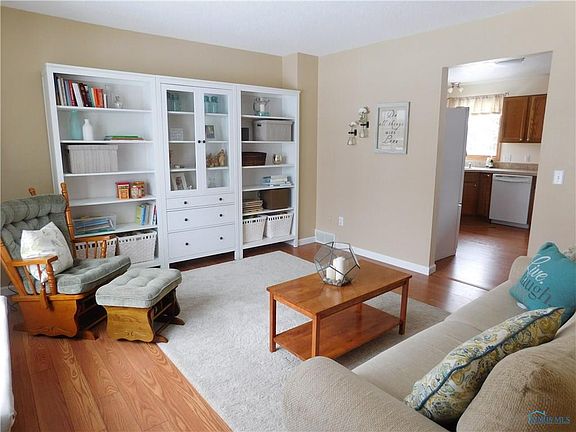 4th image of 1070 Little Creek Dr
