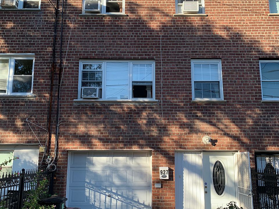 1st image of 927 E 224th St