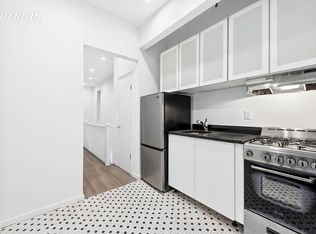 343 W 21st St #1B, New York, NY 10011