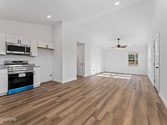 2nd image of 1225 Connecticut Ave