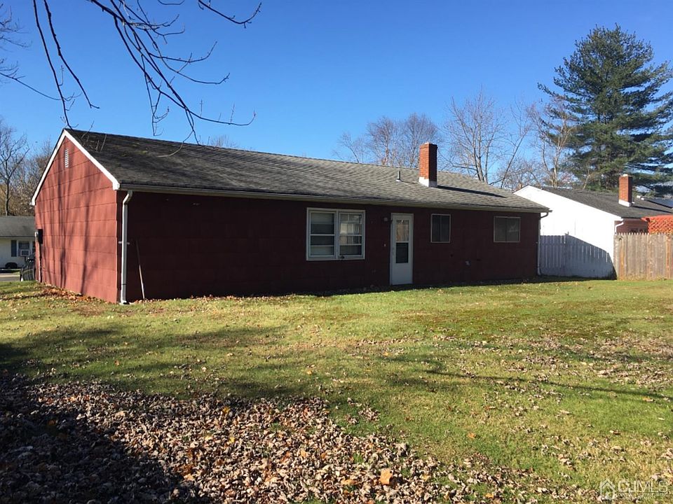 2nd image of 5 Brook Hollow Rd