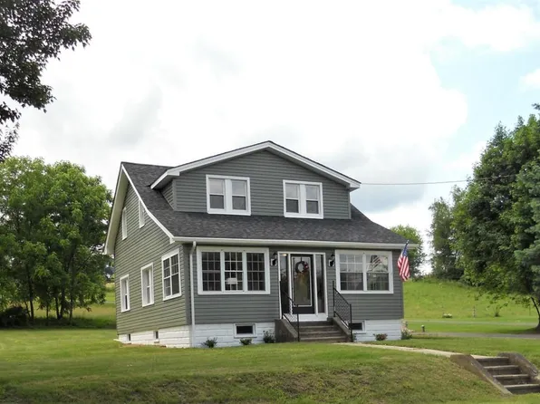 900 S Delaware Dr, Mount Bethel, PA 18343
