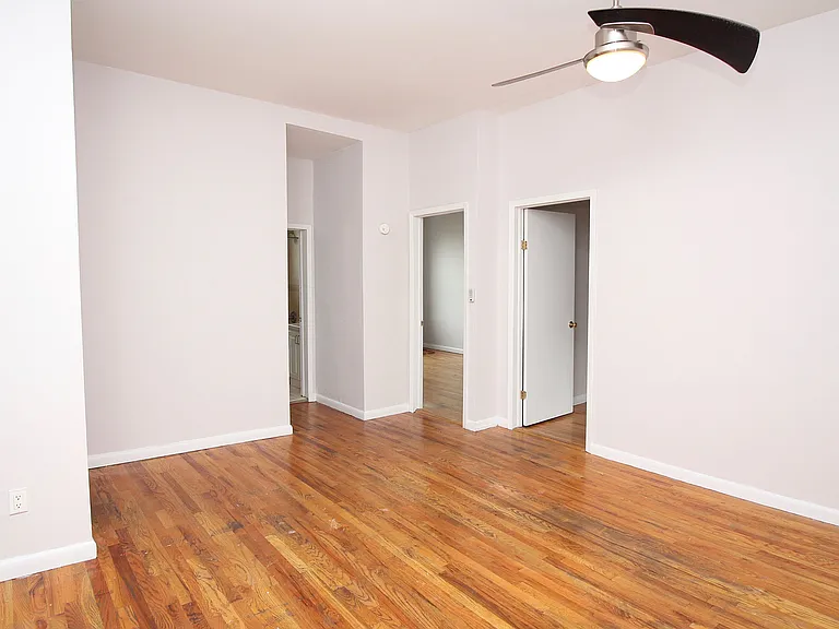 270 Grand St #14 — Photo 3