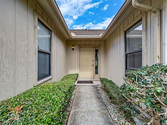 3rd image of 155 Vista Grande Ct
