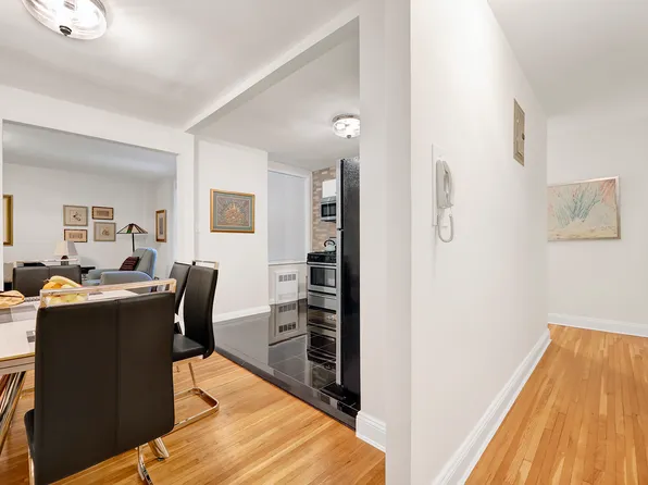 9707 Fourth Avenue image 12 of 18