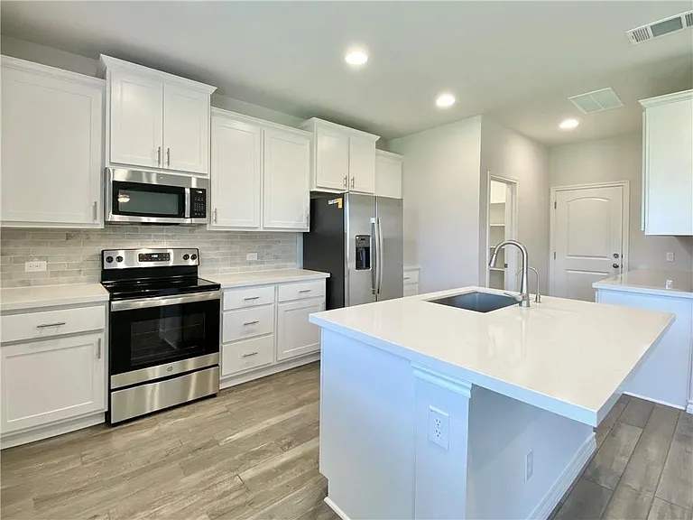 208 Caisson Trl — Photo 9