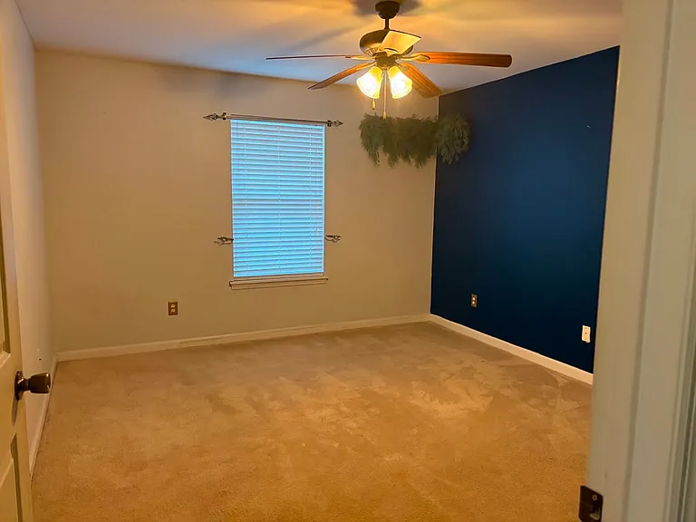 9201 Spring Creek Ln — Photo 11