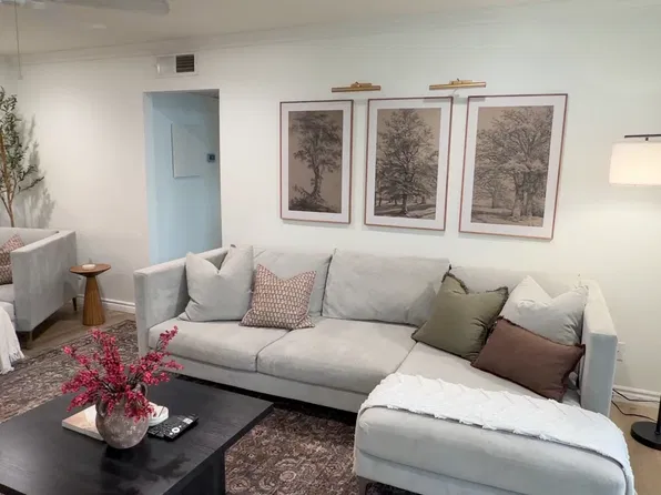4120 N 78th St APT 215, Scottsdale, AZ 85251