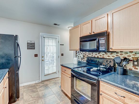 5th image of 1419 Saratoga Ct