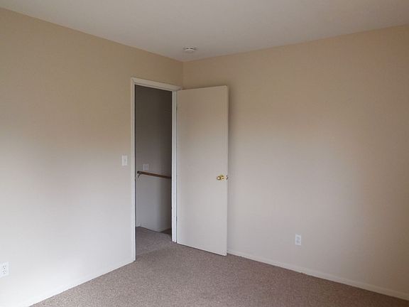 3rd image of 1811 Sir Lancelot Dr APT 2A
