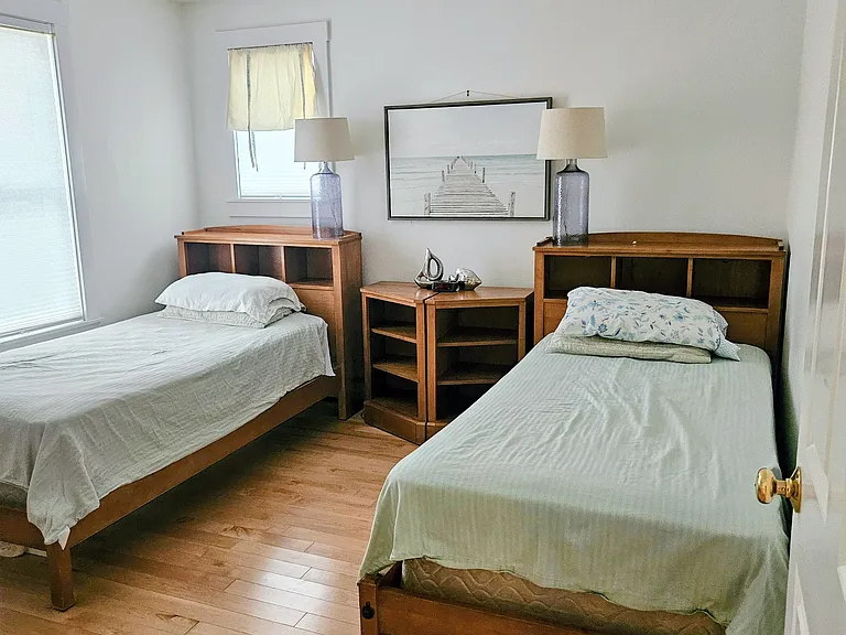 193 E Grand Ave #8 — Photo 11