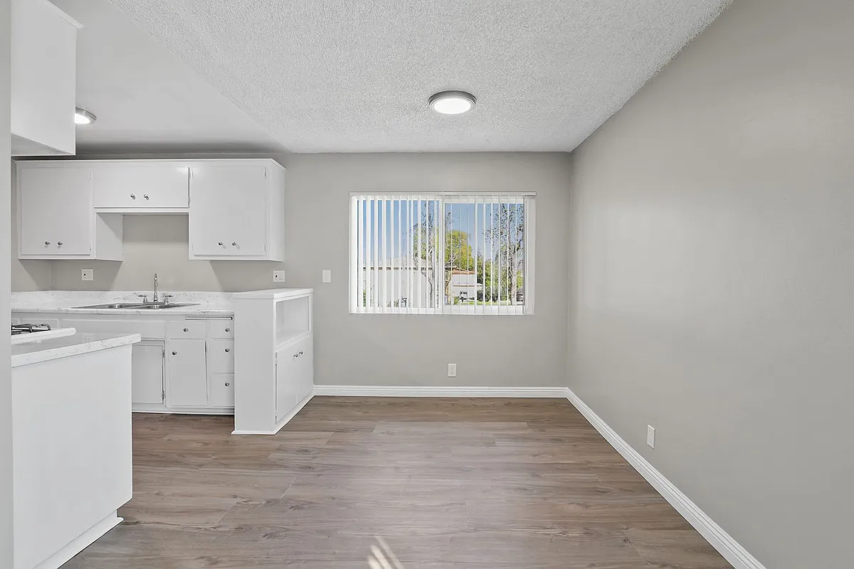 Building Photo - 435-449 Terry Way