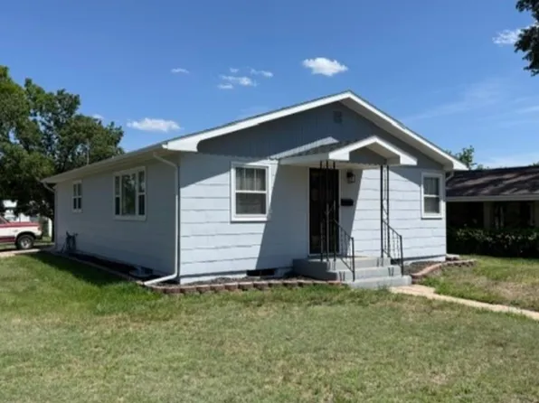 292 7th St, Phillipsburg, KS 67661