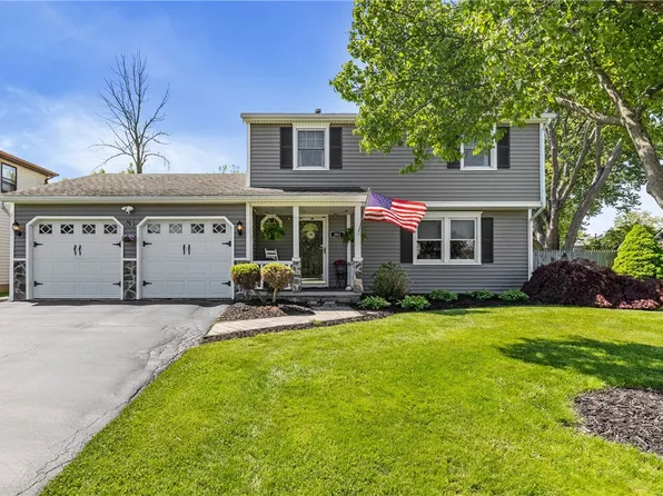 203 Woodsong Ln, Rochester, NY 14612