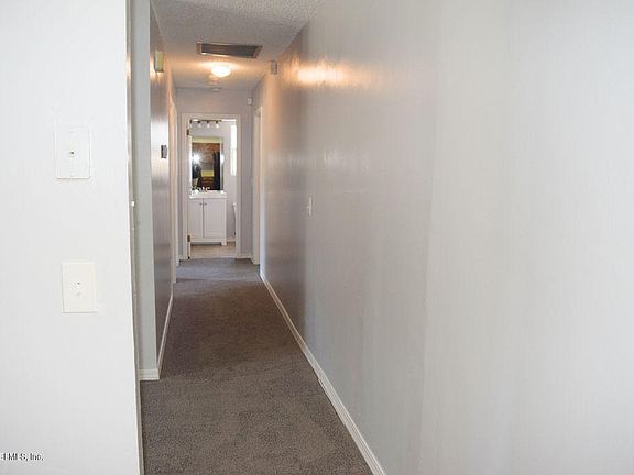 4th image of 8143 Amberwood Ct