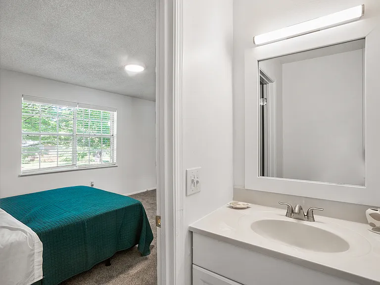 1/2 Bath 1/2 Bath