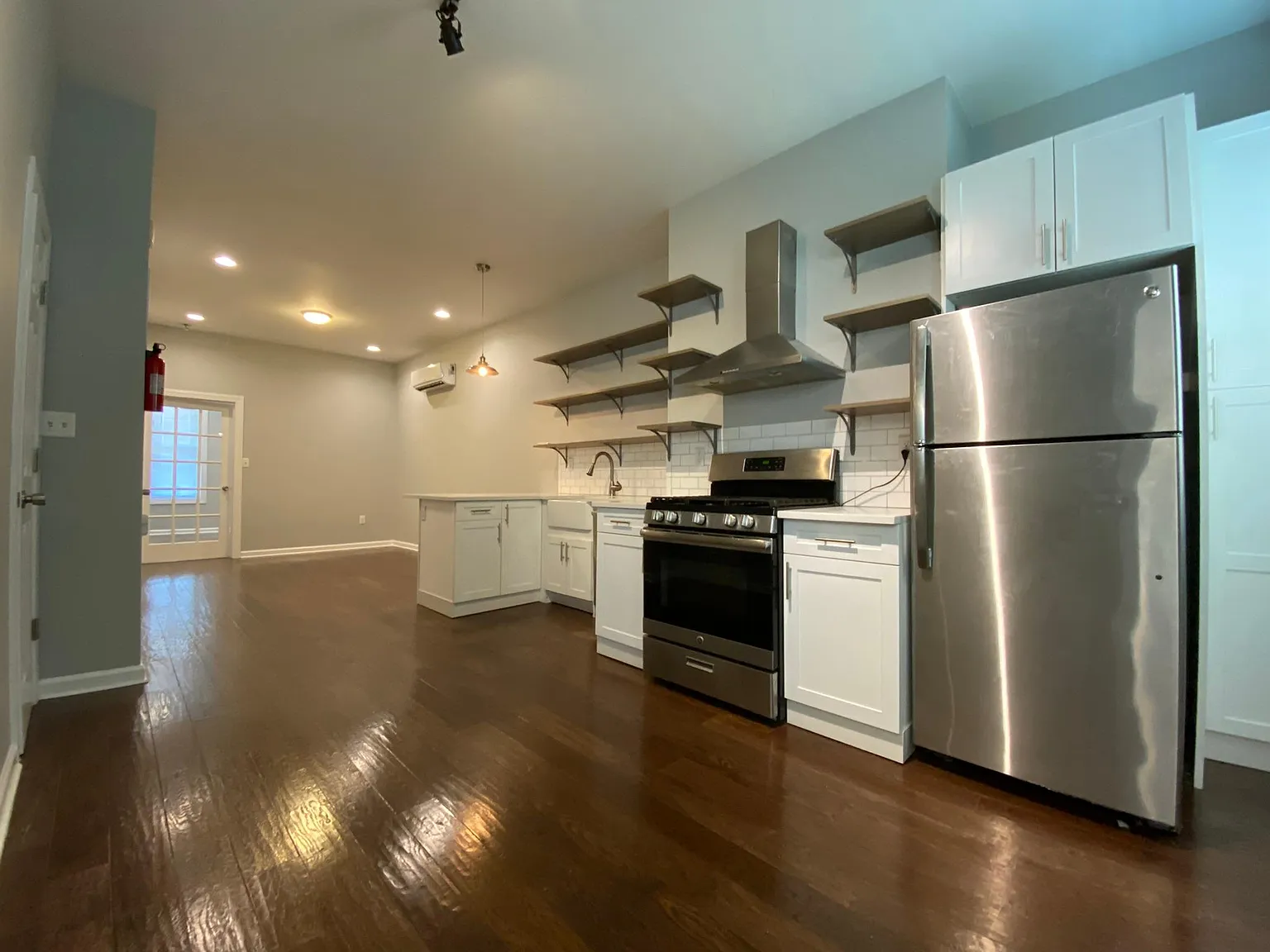 200 Bowers St — Photo 3