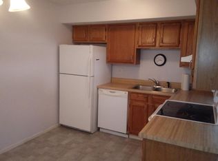 1446 Summergate Pkwy, Saint Charles, MO 63303