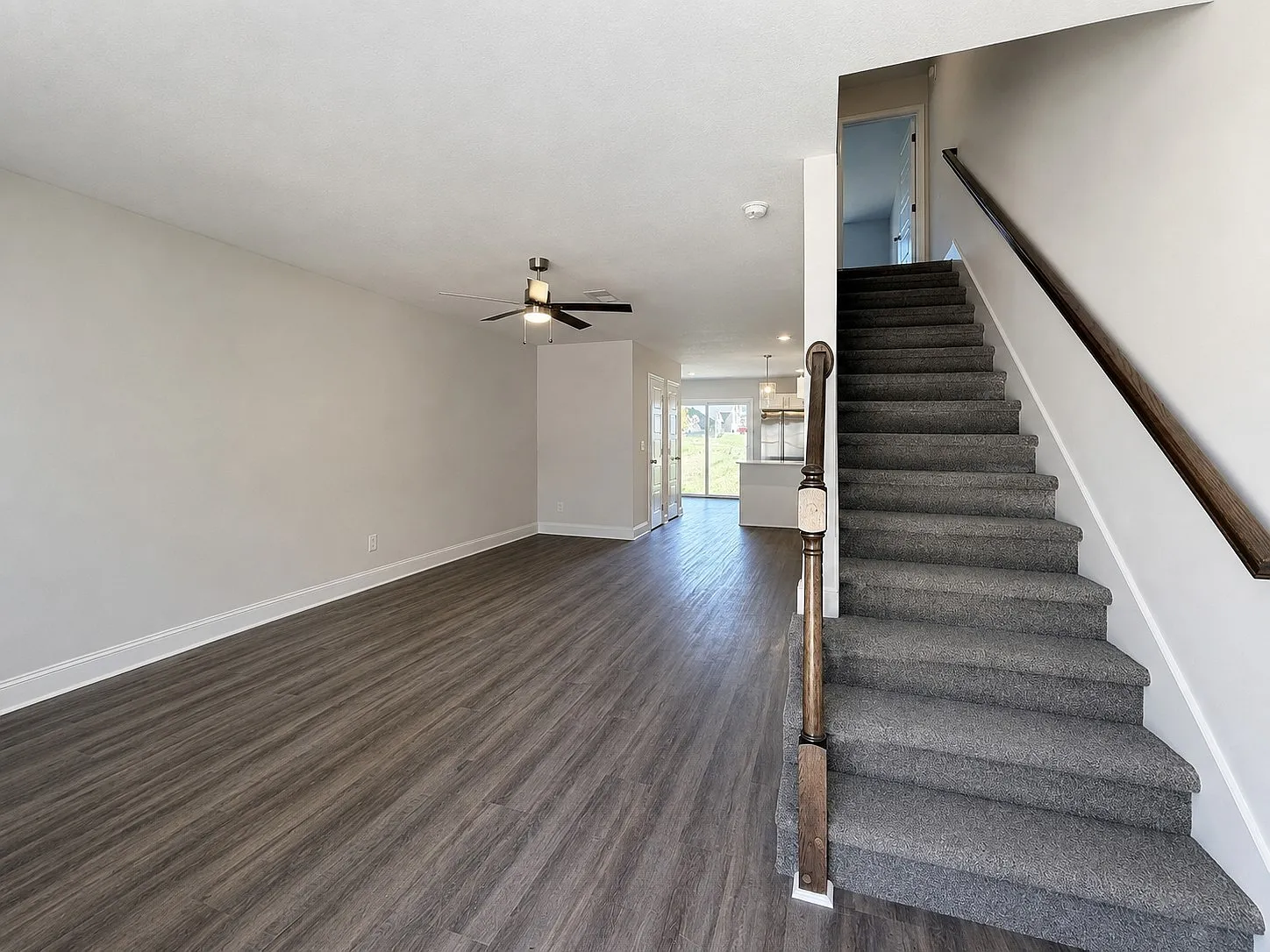 2 bed, 2.5 bath, 1224 sqft, $1,395 — Photo 2