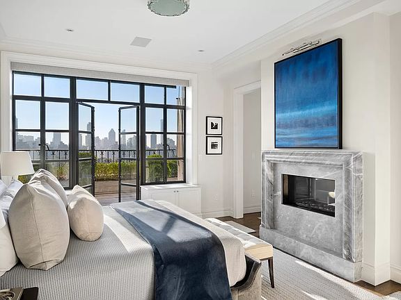 4th image of 65 Central Park W