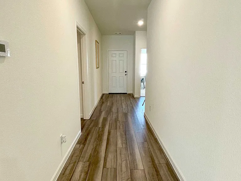 35 Glen Crossing Rd — Photo 19