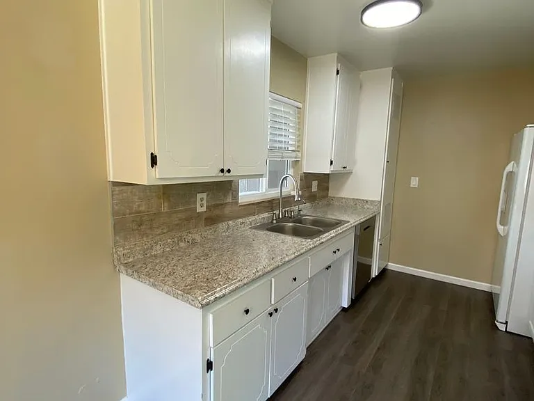 4558 Eileen Ln — Photo 15