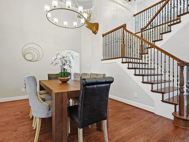 925 Sunset Hill Dr — Photo 8