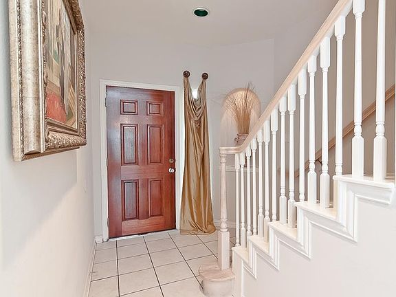 ENTRANCE TO THE HOME