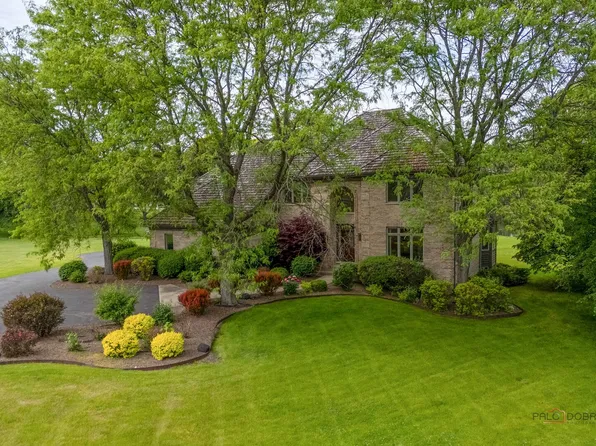 5420 Belmont Ct, Libertyville, IL 60048