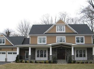 11307 Luxmanor Rd, Rockville, MD 20852