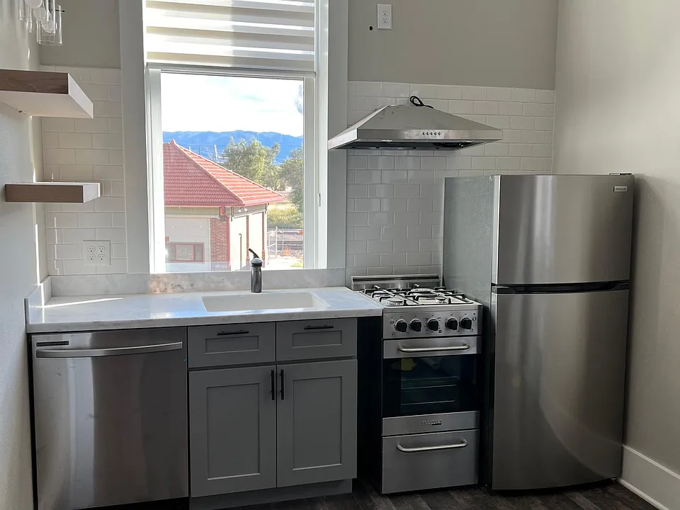 200 S Pikes Peak Ave #7