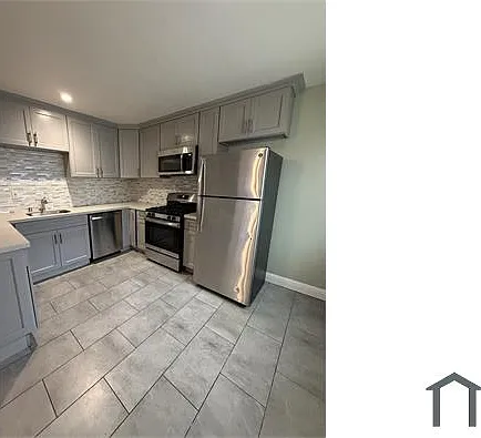 2605 9th Ave — Photo 3
