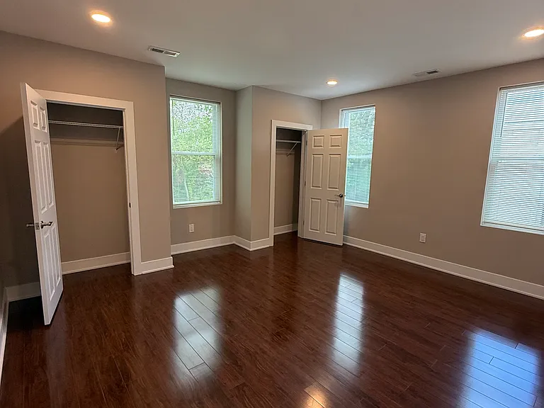 507 E Washington Ln — Photo 19