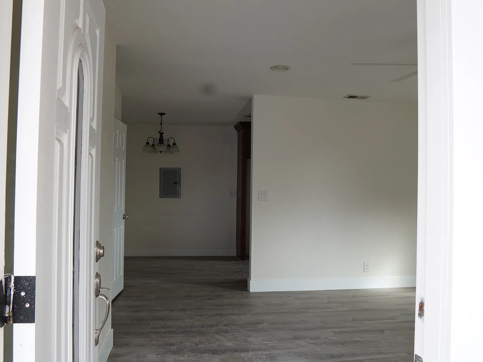 4 bed, 1362 sqft, $4,650 — Photo 3