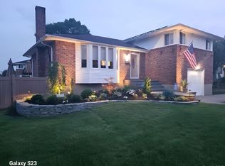 129 Stephen St, Levittown, NY 11756