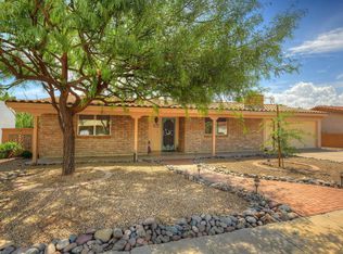 1302 N Paseo Del Cervato, Green Valley, AZ 85614