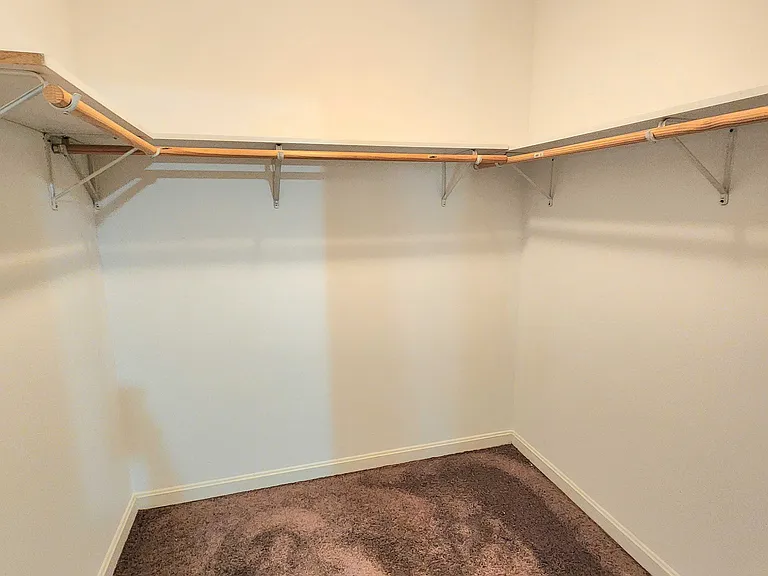 2206 Ravenswood Dr — Photo 9