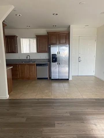 2 bed, 1100 sqft, $2,225 — Photo 2
