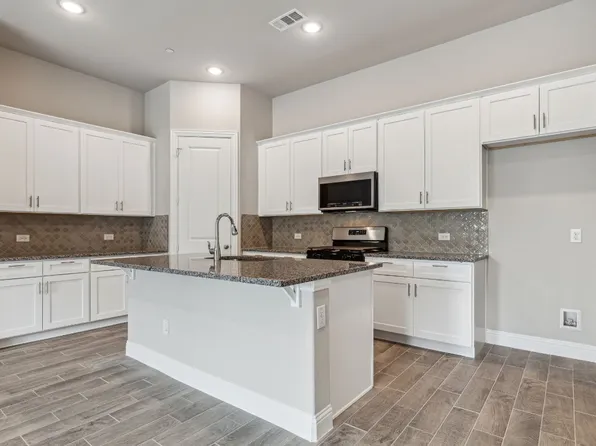 209 Suma Dr, Euless, TX 76040