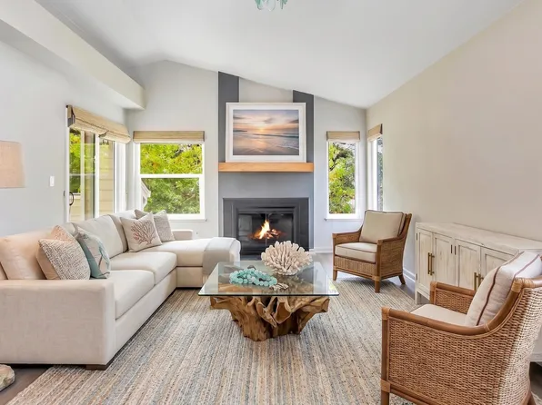 230 Amesport Lndg, Half Moon Bay, CA 94019