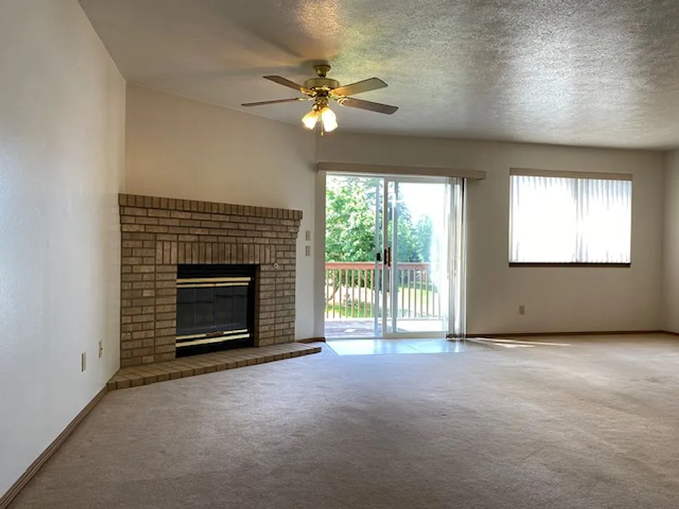 210 & 212 E Campbell St
