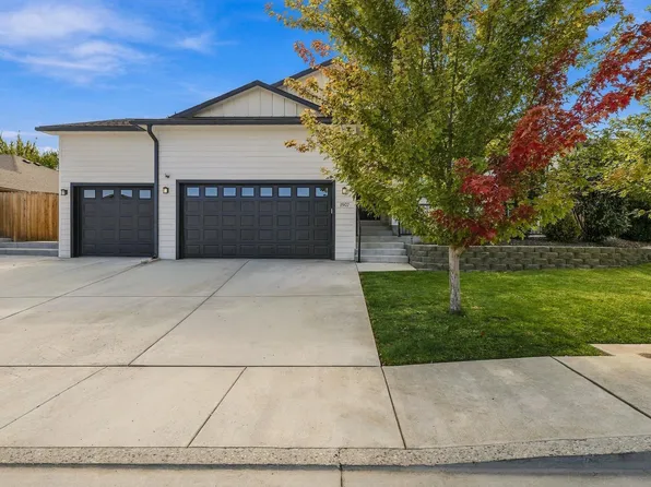 1907 W 39th Ave, Kennewick, WA 99336
