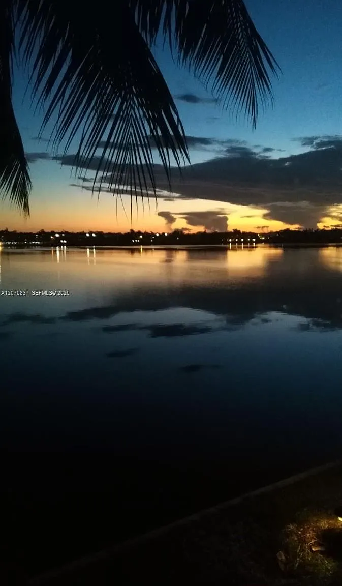 Royal Bahamian East Condo — Photo 4