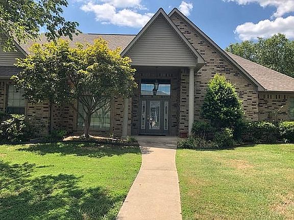 3rd image of 6905 Sugarland Dr