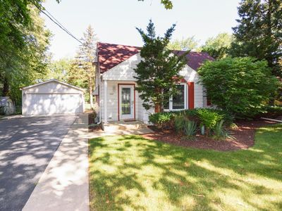 1202 Center Ln, Arlington Heights, IL, 60004