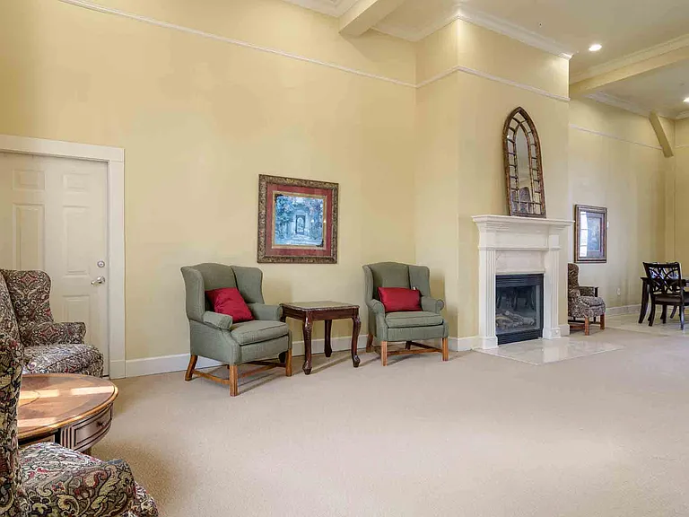 Princeton Court Senior Residences — Photo 14