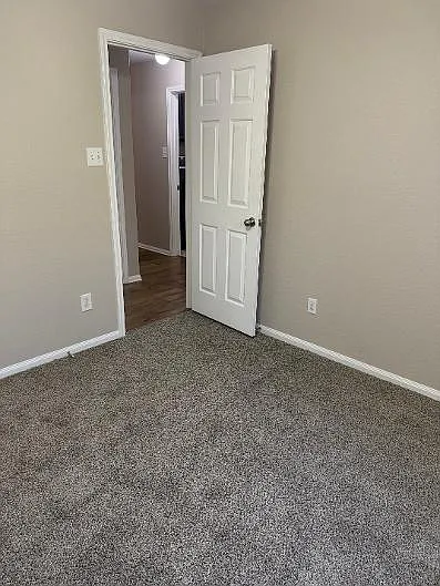 6110 Griffith Loop — Photo 14