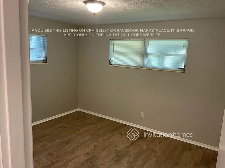 4633 Waverly Ln — Photo 10