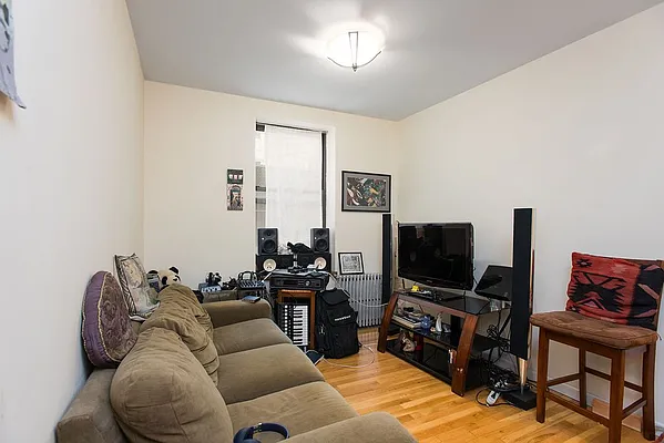 Rented by Emor Management Inc. | media 59