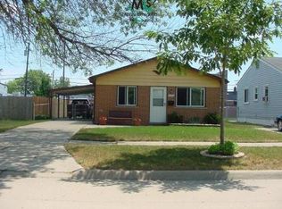 22776 Oaklane St, Warren, MI 48089